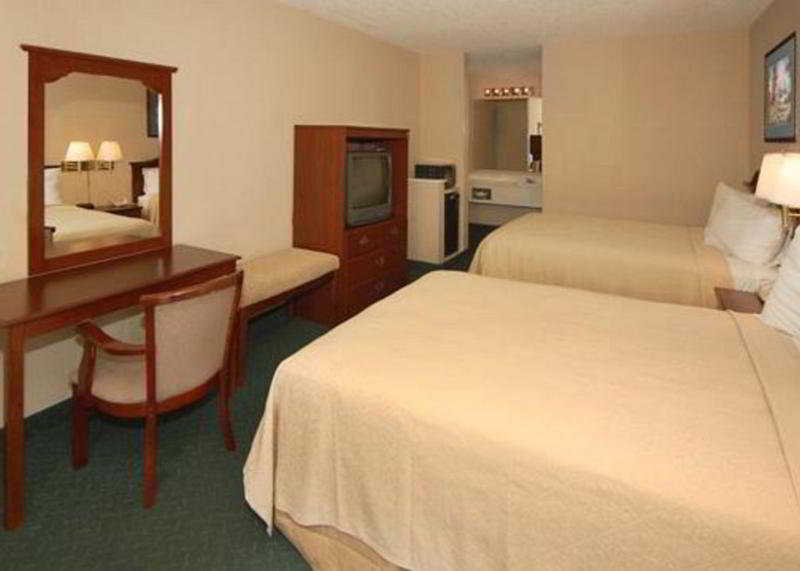 Days Inn By Wyndham Pensacola I-10 Ferry Pass Quarto foto